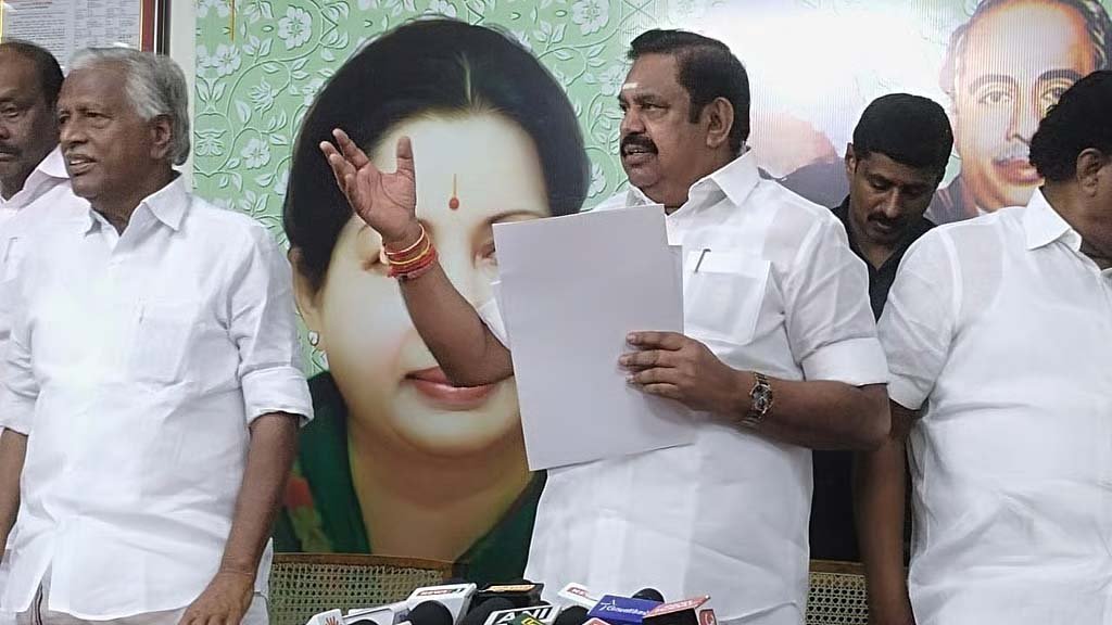 மகளிருக்கு மாதம் ரூ.2,000, ஆண்களுக்கு இலவச பஸ் வசதி: அ.தி.மு.க. வாக்குறுதி